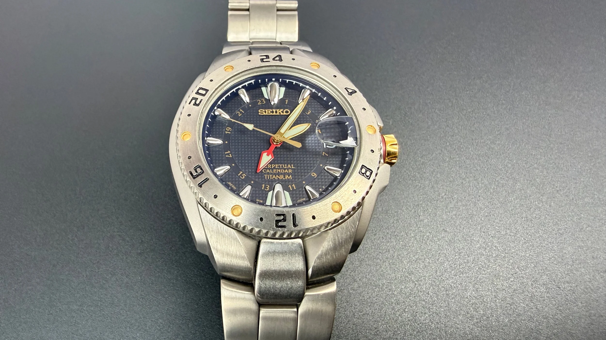 Seiko Perpetual Calendar GMT 8F56-002A SBQJ005 — VintageSeikos.NL